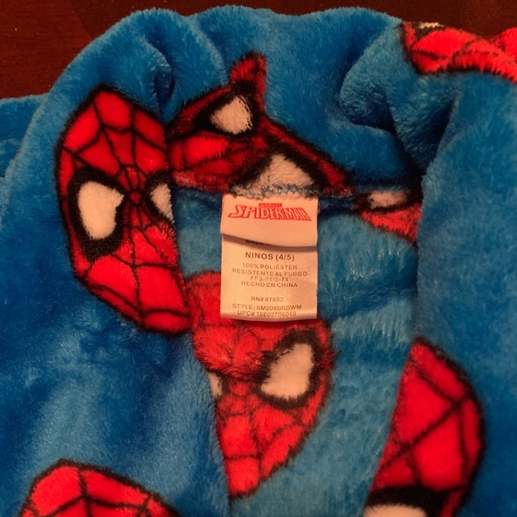 Super Soft Plush Spider-Man Bathrobe - Picture 4 of 4